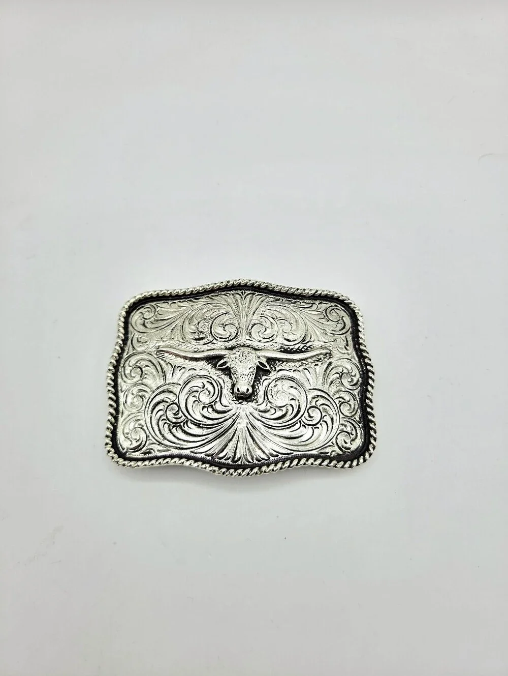 N/A ornate silver